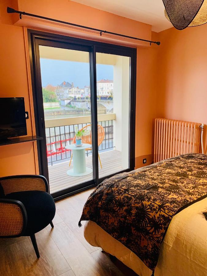 "Au Fil De La Charente" - Coeur De Saintes - Wifi Clim - Classe 4 Etoiles - 4 Pers Exterior foto